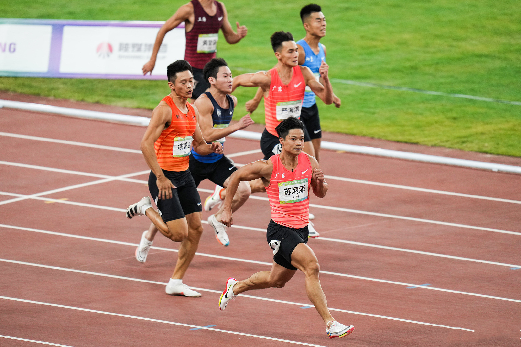 包含苏炳添揭幕战阿森纳将战赛后发声的词条